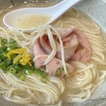 紅ズワイガニらぁ麺 まるはち屋 - 