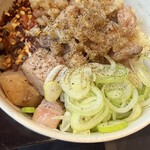 紅ズワイガニらぁ麺 まるはち屋 - 