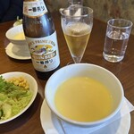 アムール - サラダとスープと瓶ビール