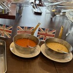 レストラン ヴァロリス - サラダの横にあるドレッシング（以前は、他にもありました）