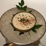 レ セゾン - 毛蟹と柚子胡椒のクリームやコンソメジュレを合わせた物