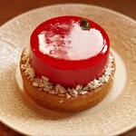 カフェ ラーチ - ラズベリームースのタルト