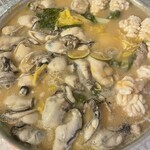 立呑み処 まるや - 牡蠣鍋の出来上がり