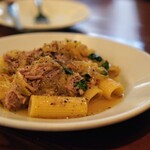 OSTERIA il FUOCO - レモン豚とタマネギの煮込みソース “ジェノベーゼ ナポレターノ” 〈リガトーニ〉