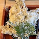 手打そば食堂 たぐる - 三陸山田湾産牡蠣と大葉の天ぷら