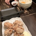 まるは極 - 忍爽鶏の唐揚げ、卵かけご飯