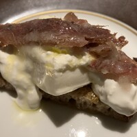 両忘 - アンチョビとチーズのトースト