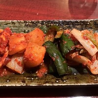 肉の匠 将泰庵 神田店 - キムチ盛り合わせ