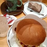 コメダ珈琲店 南池袋グリーン大通り店 - ♪ボミ☆ぼみ★胃ボ見♫異☆ボ★視♬(オリジナルソング)接客等おぜぜ稼ぎ中、どうニモこー！ニモむっギー！！って頭頂部から噴煙が大炸裂しそうな時になったら、こんな感じの軽やかな()ソングを脳内で絶唱して