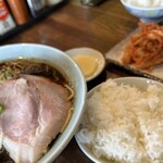 らーめん亭 赤門 - 小ライス　キムチ追加