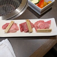 飛騨牛一頭家 馬喰一代 長良本家 - 