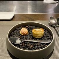 大阪鉄板焼き 神戸牛 TATARA - タルトタラマ、ブルーチーズのヴァロヴァン、キルギスのハチミツ