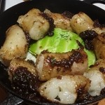 なんばワイン酒場 バルミチェ - マルチョウ 赤ワインＭＩＳＯソース