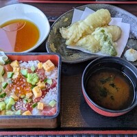 星空の中へ - 海鮮ちらし重と天麩羅
