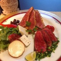 本日のお肉料理2種とチーズ等オードブル