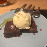 博多もつ鍋おおやま 銀座 - 