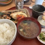 288349768 - 定食一式、奥播磨