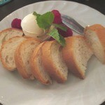 リトルバー - クリームチーズベリーが鮮やかで美味しかった