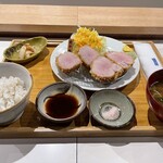 とんかつ 牡丹 - 訪問日　2025.2.21（金）夜
      主人　岩中豚ヒレ定食　2100円（税込）