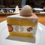 イタガキ フルーツ サロン - 2025.2.28（金）
      白い苺