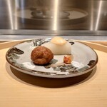 温石 - 聖護院大根の風呂吹きと揚げたて真薯､自家製赤い柚子胡椒