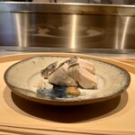 温石 - 鰆の炭火焼きに実山椒醤油､発酵エシャレット添え