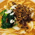 華隆餐館 - 四川担々刀削麺