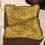 魚 枡 - ガーリックトースト