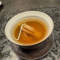 中華じげん - 1ヶ月近く干した久米島赤鶏と五島豚の蒸しスープ　いつにも増して美味しかったです。