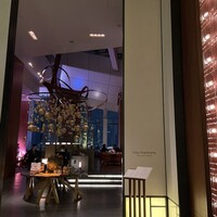 ザ タヴァン グリル＆ラウンジ - 