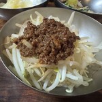 東京餃子楼 - 私は辣油をプラスしていただきます