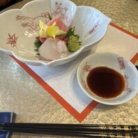 割烹 田中家 - お造り。鮪と平目