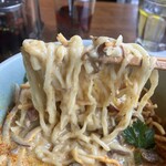 ニューチェンマイ - 麺のリフトアップ