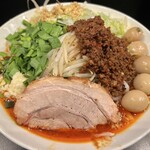 豚風。 - 限定『味噌台湾』（1,350円）＋燻製うずら（150円）＋ショウガ（50円）、ニンニクコール