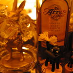 クワイエット ウーマン - ウサギの置物