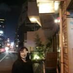 シュヴァル・ドゥ・ヒョータン - 店前にて