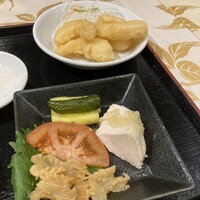 老香港酒家京都 - 前菜盛合せとメイン（エビ天）