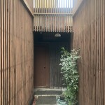 ラーメン・豚足 太吉 - OPEN札が掛かってない入口