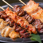 なんぶ酒場 - 串盛り合わせ（塩・タレ）