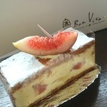 ボン・ヴィバン - いちじくのミルフィーユ。シェリー酒の香るクリームは以外にあっさり。ほんとここのケーキは美味しい！