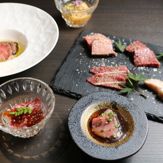 ドリンク・お肉の追加も込みで16,500円の日替りコース