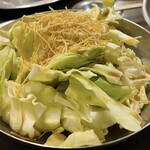 ホルモン青木 - パリパリキャベツ