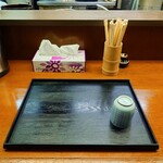 玉屋 - 席に座ってすぐに渡されるセット。