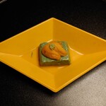 柏屋 大阪千里山 - 先付(蓬胡麻豆腐、生雲丹、山葵)