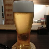 お燗酒と焼き鳥 傳鳥 - ウェブサイト上ウェブサイト上ではアサヒプレミアム生熟撰880円となっていましたが、伝票をみるとアサヒマルエフ生中880円でした。ビールにこだわる人は大きな問題です。きちんとしてほしいものです。ではアサヒプレミアム生熟撰880円となっていましたが、伝票をみるとアサヒマルエフ生中880円でした。