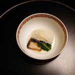 柏屋 大阪千里山 - 鉢物(鯨麩、長芋、菊菜、芥子、生姜)