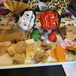 混 - すごく賑やかで一つ一つにパワーが漲ってます