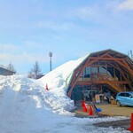 IKOTE - お店の外観はかまくらのようです