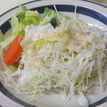 キッチン岡田 - ピラフとセットの野菜サラダ