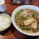 シャトレーゼスキーリゾート八ヶ岳 - 2025.2/9
            こってり醤油ﾗｰﾒﾝ大盛1350円
            ﾗｲｽ150円